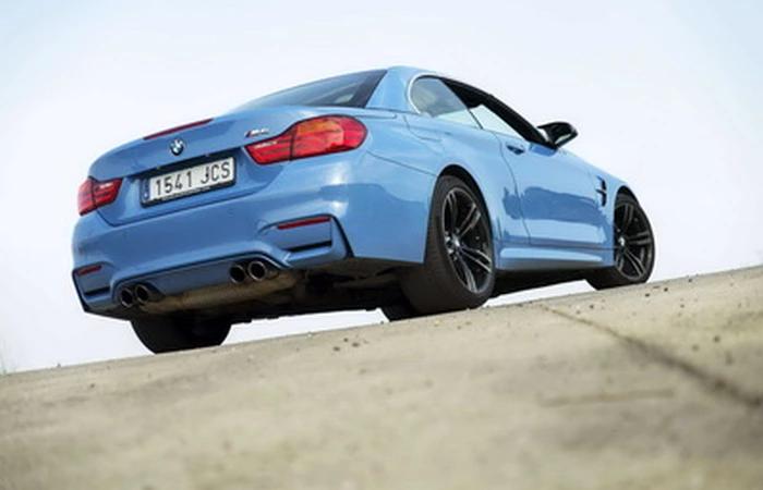 Besonderheiten bei Reisen auf eigene Faust und mit einem Mietwagen im Ausland