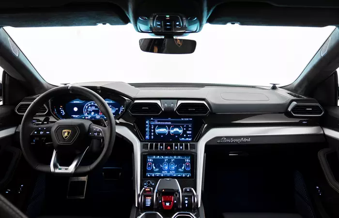 Почему лучше бронировать авто заранее онлайн перед прилетом 